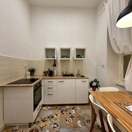 Cozy Studio Flat In The Heart Of בודפשט מראה חיצוני תמונה